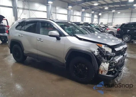 2021 Toyota Rav4 Xle z USA, uszkodzony, nr VIN 2T3P1RFV3MW193393